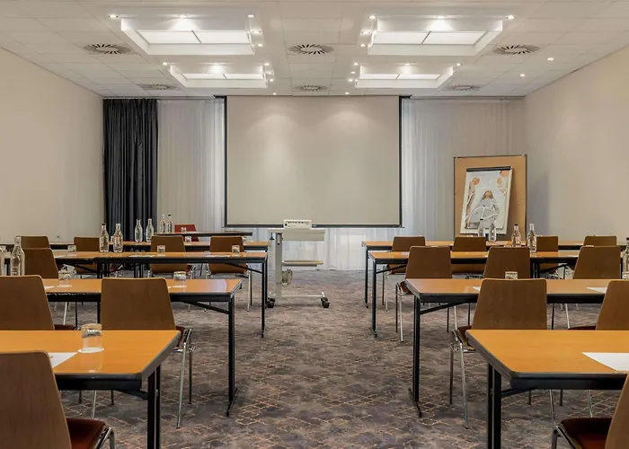 Hotel Mercure Am Volkspark 4*